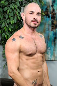 picture of muscular porn star Alex Torres | hotmusclefucker.com